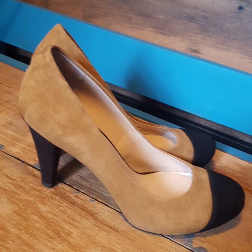 Heels - Picture 4 of 4
